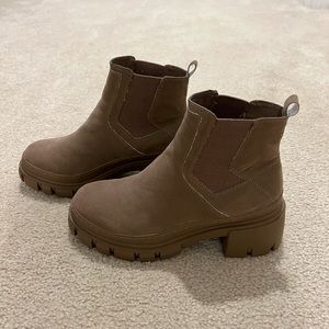 New Women’s MIA Connor Taupe Boots Size 8